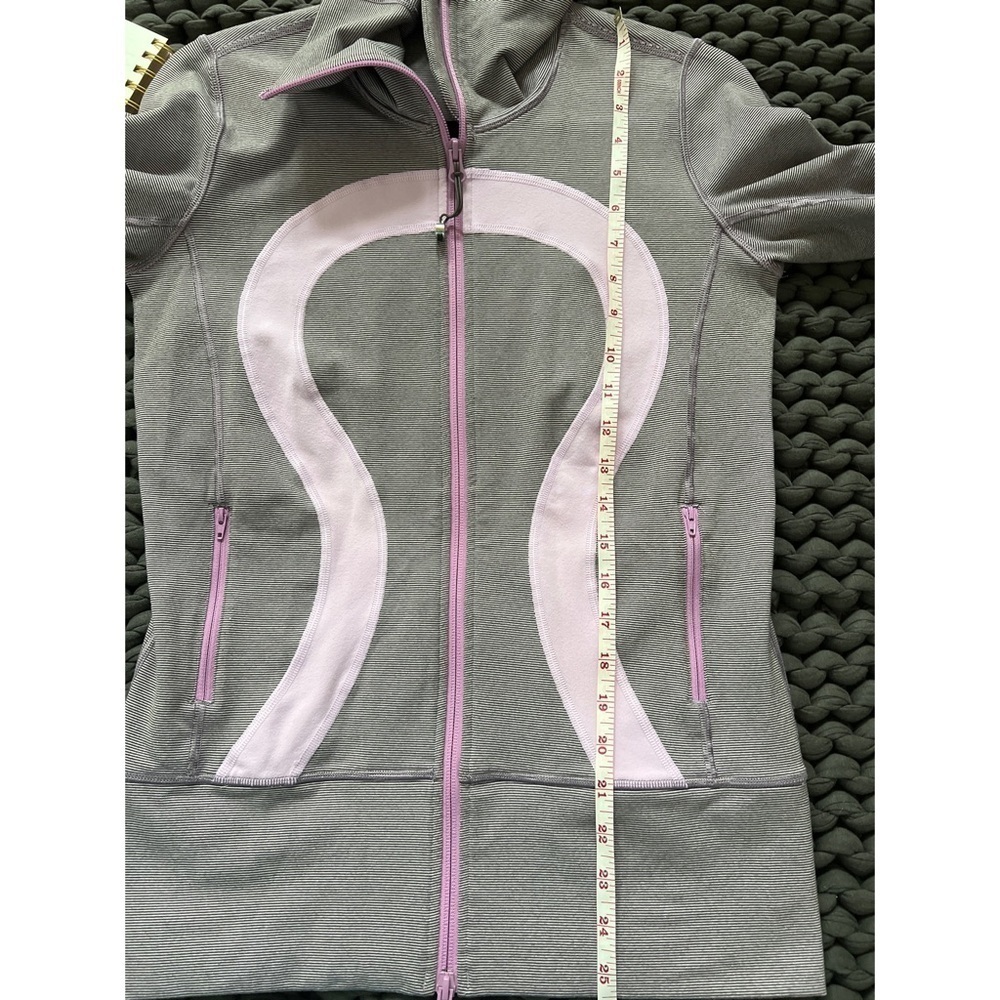 LULULEMON IN STRIDE FULL ZIP WOMEN’S PURPLE JACKET - SIZE 6 - Picture 6 of 8